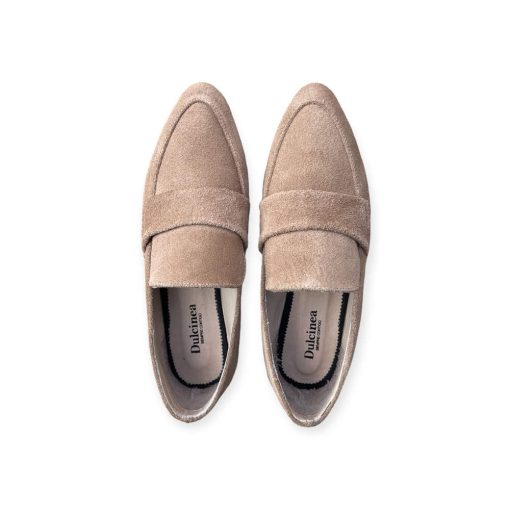 Mocasines de cuero carnaza color capuchino  Interior cuero badana suela negra antideslizante 1.5 cms de alto