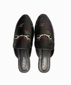 Alternative view of Mules Violeta